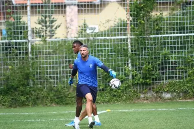 Adana Demirspor'un kalecisi Ferhat Kaplan: Geldiğim için çok mutlu ve onurluyum