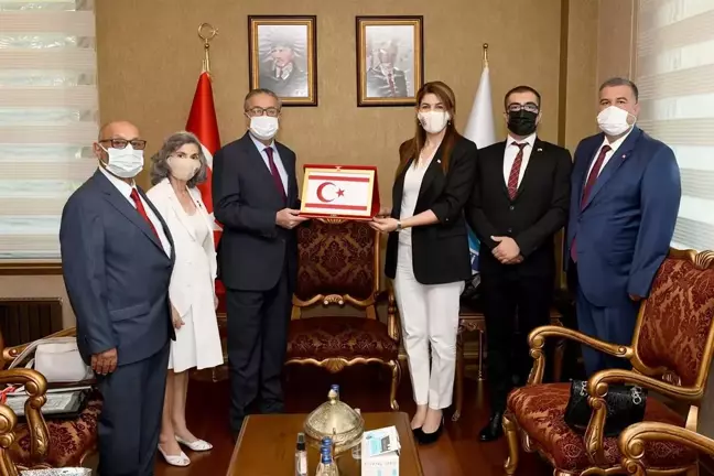 KKTC Mersin Başkonsolosu Zalihe Mendeli, Mersin Valisi Su'ya ziyarette bulundu