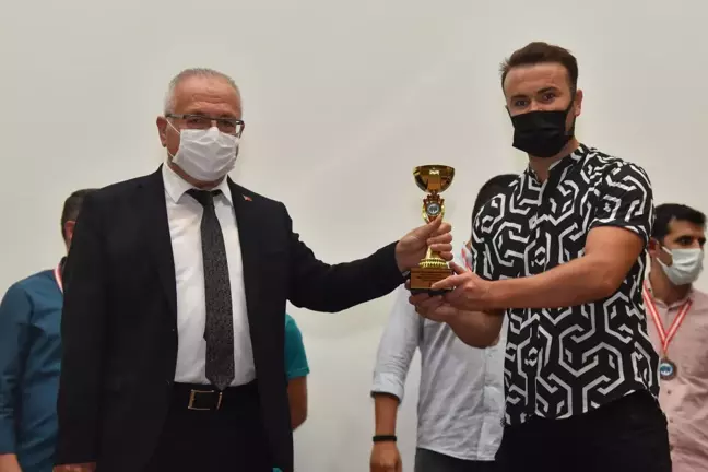 KMÜ'de spor oyunları ödül töreni düzenlendi