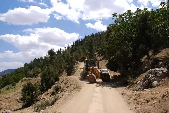 Kahramanmaraş'ta yol yapım çalışmaları devam ediyor