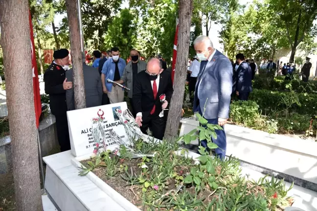 Manisa'da 15 Temmuz Şehitleri anısına 251 fidan dikildi
