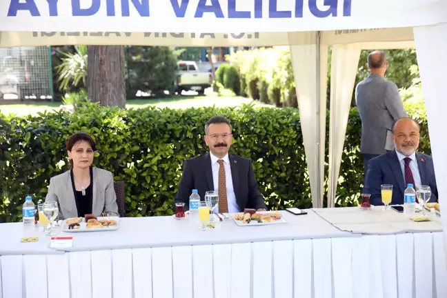 Aydın'da il protokolü bayramlaştı