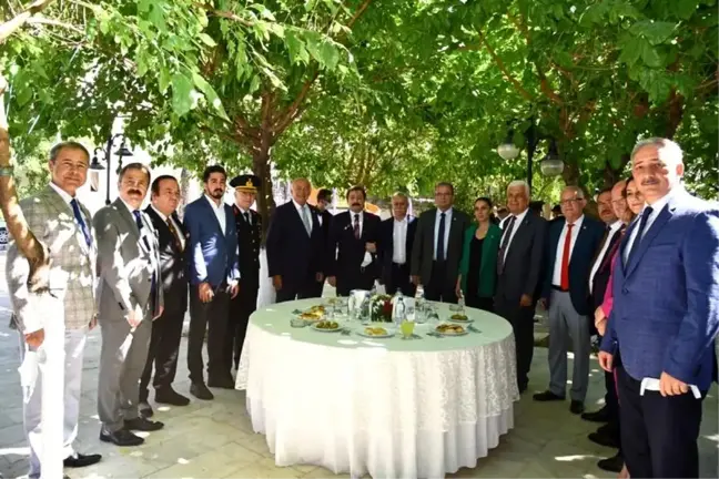 Vali Orhan Tavlı, Şehit Aileleri, Gaziler, Kamu Kurum Kuruluş Temsilcileri ve Vatandaşlarla Bayramlaştı