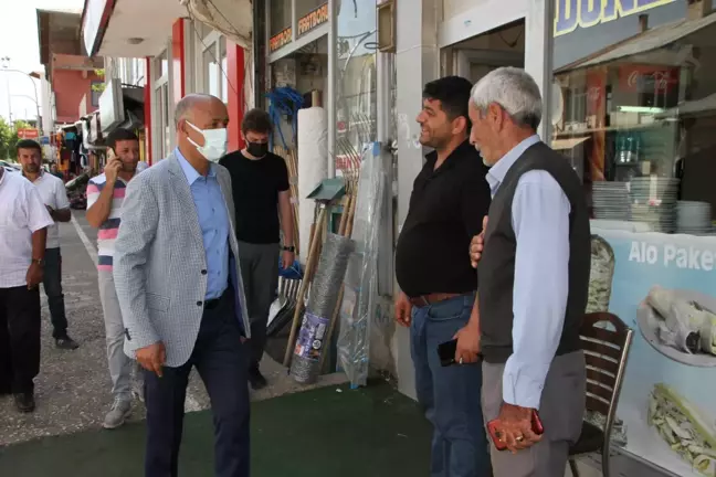 Malazgirt Belediye Başkanı Cengiz Altın, esnafla bayramlaştı