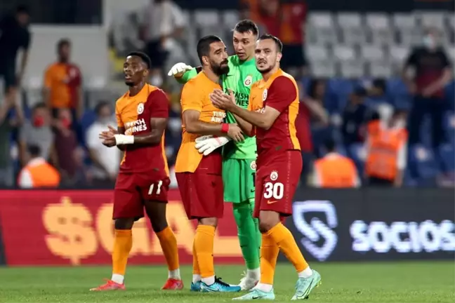 Galatasaray, İstanbul'da PSV'ye 2-1 mağlup olarak Şampiyonlar Ligi'ne veda etti