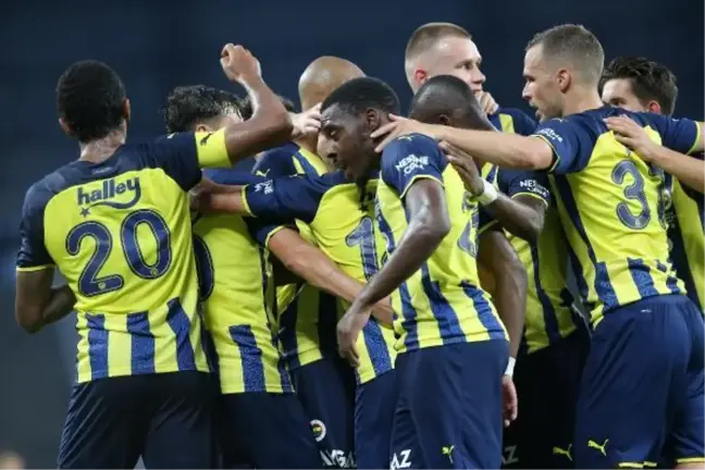Fenerbahçe maçı naklen ve sadece D-Smart'ta