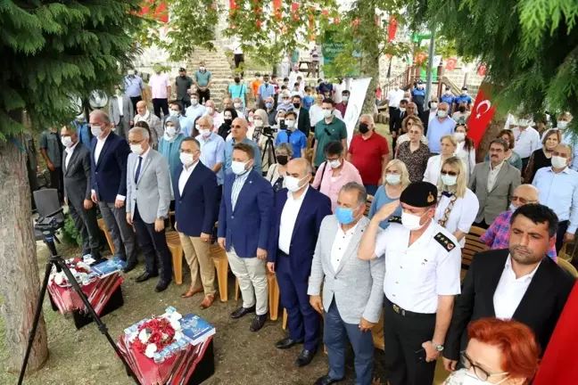 Rize'nin eski belediye başkanlarından Ekrem Orhon mezarı başında anıldı