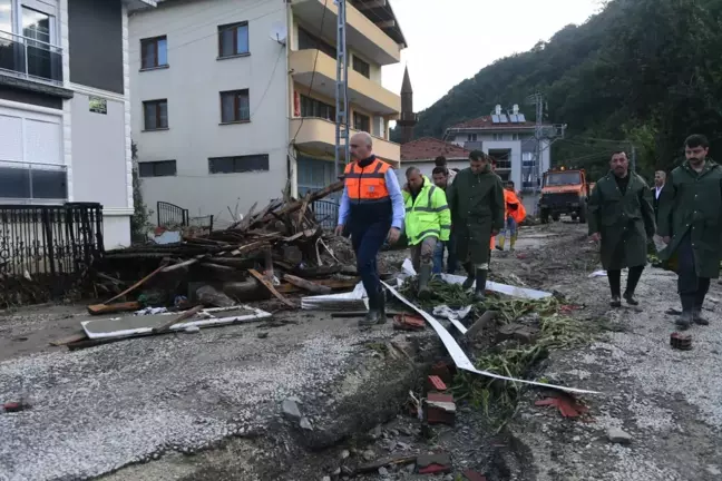 Son dakika haber: Bakan Karaismailoğlu, sel felaketinin yaşandığı Sinop Ayancık'ta incelemelerde bulundu Açıklaması