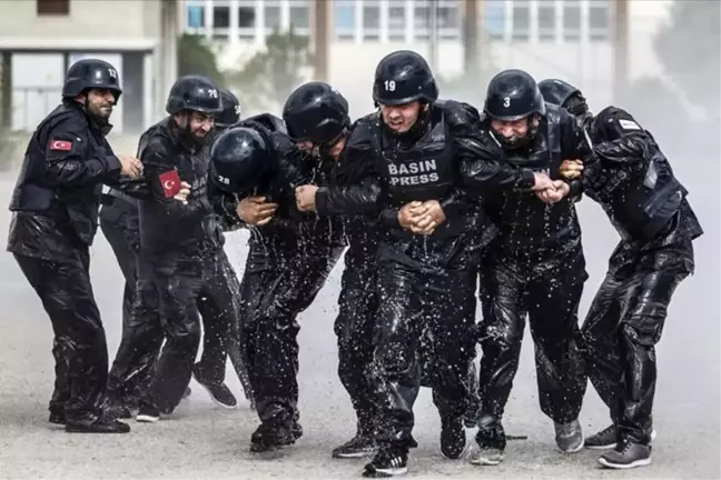 Polis Akademisi, AA ve TİKA iş birliğiyle 377 gazeteciye savaş muhabirliği eğitimi verildi