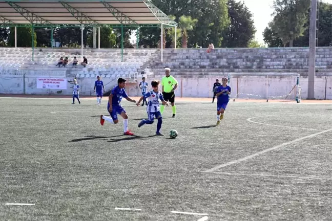 Hakemler miniklerin heyecanına ortak oldu
