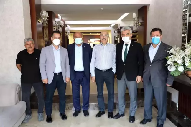 Sayın Valimiz Mehmet Makas, Eski Milletvekili Sayın Tevhit Karakaya'ya ziyarette bulundu