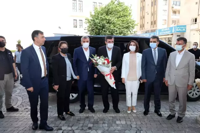 TBMM Plan ve Bütçe Komisyonu Başkanı Cevdet Yılmaz'dan Başkan Beyazgül'e Ziyaret