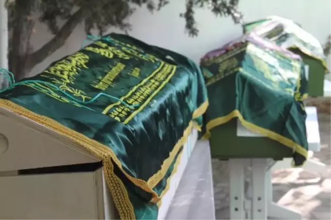 Son dakika! Kazada hayatını kaybeden 4 kişi Balıkesir'de toprağa verildi
