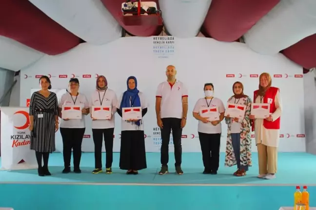 Kızılay'ın kadın gücü gönül köprüleri kuruyor