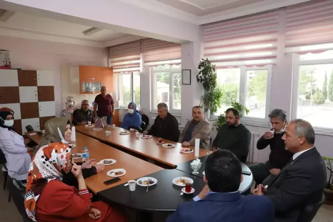 Başkan Üçok, eğitim öğretim yılı başında öğrencilerle bir araya geldi