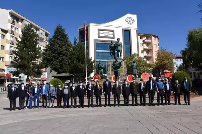 -GAZİLER GÜNÜ DÜZENLENEN TÖREN İLE KUTLANDI 19 2021, 14: 23
