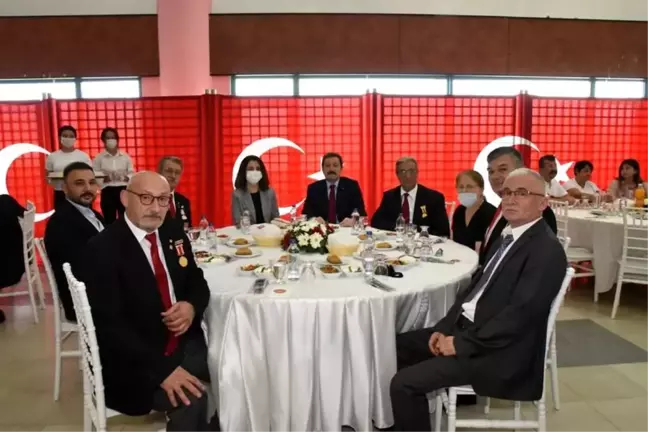 Vali Orhan Tavlı Kahraman Gazilerimizle Bir Araya Geldi