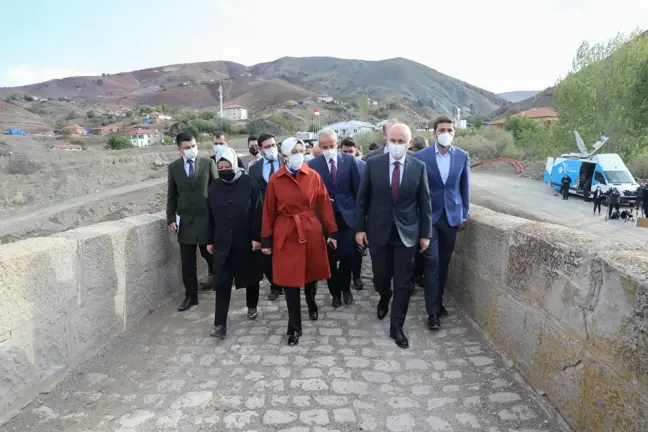Son dakika! Bakan Karaismailoğlu, Kalecik'teki yenilenen Tarihi Develioğlu Köprüsü'nde incelemede bulundu Açıklaması