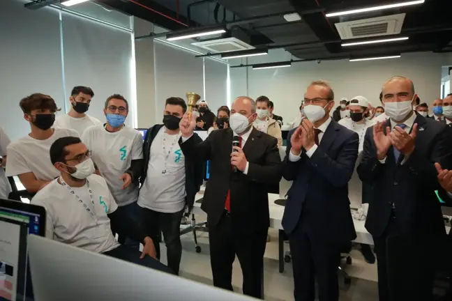 Yazılım okulu Ekol 42'nin mezunları büyük şirketlerde iş imkanı yakalıyor