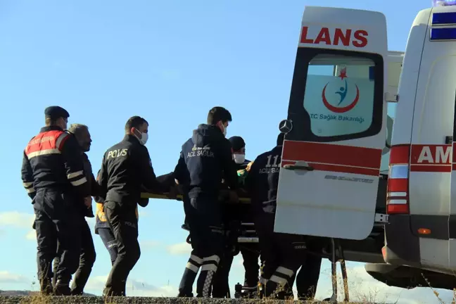 Son dakika haberleri! Sivas'ta trafik kazasında 2 kişi ağır yaralandı