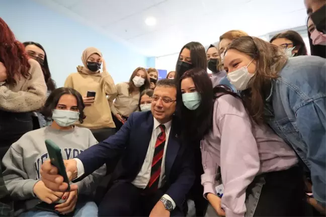 İBB Başkanı Ekrem İmamoğlu, Avcılar'ın ardından Beyoğlu'nda yurt ziyareti gerçekleştirdi