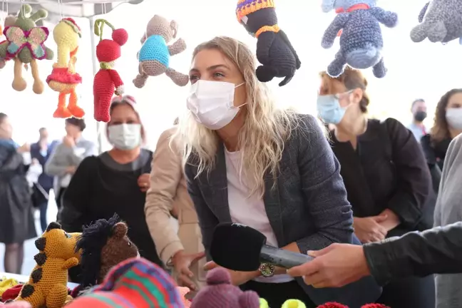 Dilek İmamoğlu, kız çocukları hayalllerini büyütüyor
