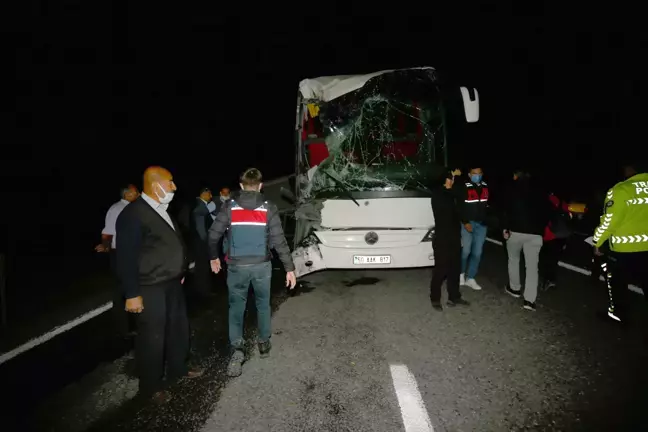 Nevşehir'de öğrencileri taşıyan otobüslerin karıştığı kazada 25 kişi yaralandı