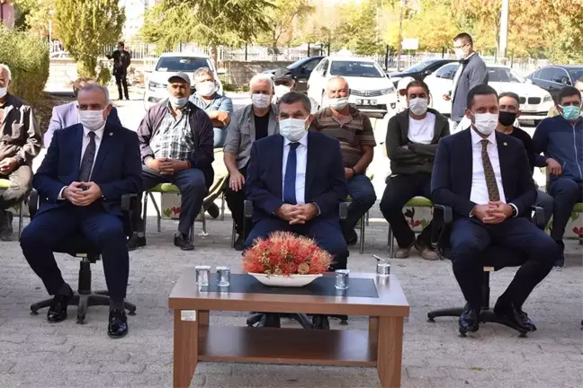 Vali Işık Tohum Dağıtım Törenine Katıldı