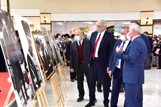 Bozüyük'te 'Atatürk' konulu fotoğraf sergisi açıldı
