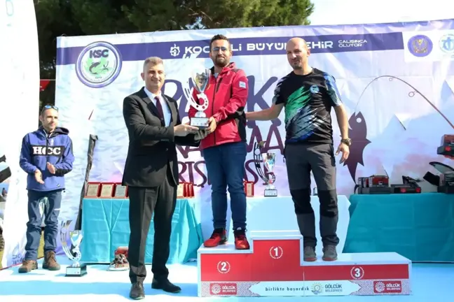 İzmit Körfezi adeta akvaryum gibi; Yarışmada 1.240 balık oltayla yakalandı