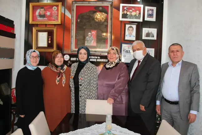 Vali Aydoğdu'nun eşi Emine Aydoğdu şehit ve gazi ailelerini ziyaret etti