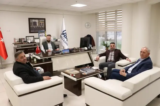 Sakarya Berberler Odası Başkanı Hacıoğlu'ndan AA Bölge Müdürü Velioğlu'na ziyaret