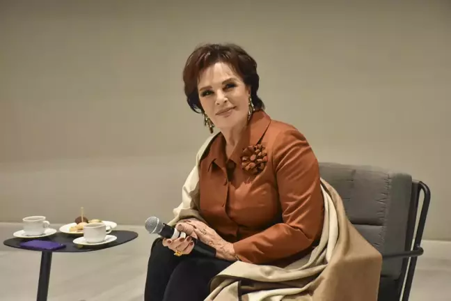 Hülya Koçyiğit, Beyoğlu Kültür Yolu Festivali'nde sevenleriyle buluştu Açıklaması