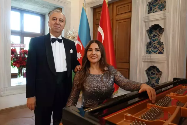 Azerbaycanlı sanatçılar Karabağ zaferinin yıl dönümüne İstanbul'da konser verdi