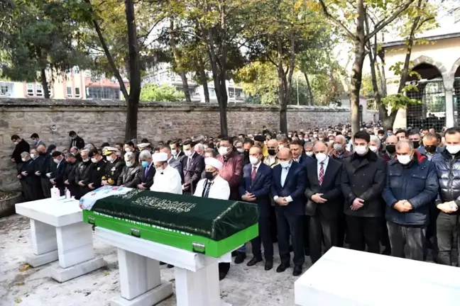 Vali Yavuz, Kocaeli Üniversitesi Rektörü Prof. Dr. Sadettin Hülagü'nün Annesinin Cenaze Törenine Katıldı