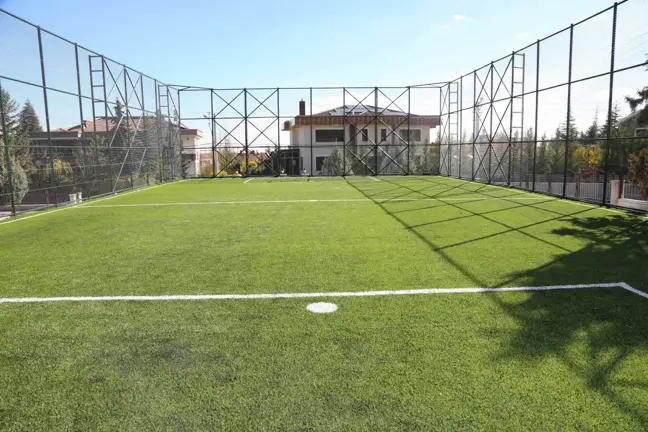 Meram Belediyesi ilçeye 6 yeni halı saha daha kazandıracak
