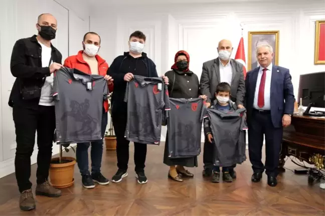 MAÇ SONUCUNU TAHMİN EDEN TALİHLER ÖDÜLLERİNİ ALDI