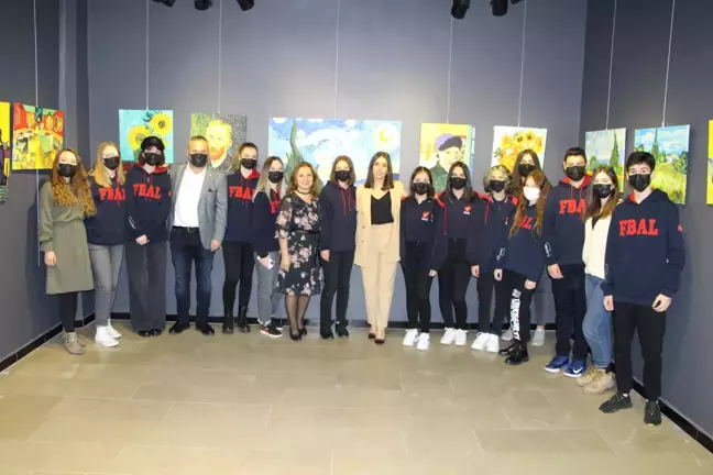 Bandırma'da lise öğrencilerinin resimleri sergileniyor