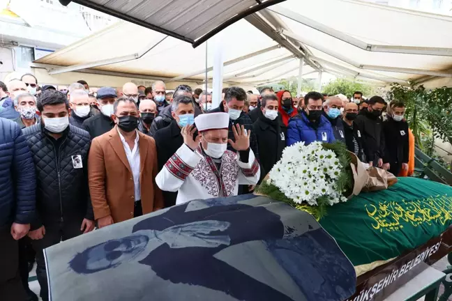 Şarkıcı Gülçin Ergül'le geçirdiği kazada ölen Erdal Şeyda Lafçı'nın cenazesi defnedildi