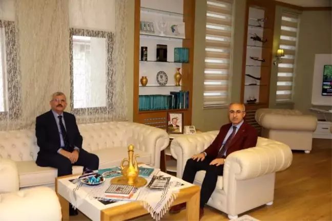 Sağlık Bilimleri Üniversitesi Rektörü Üniversitemizi Ziyaret Etti