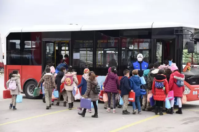 Salihlili öğrenciler Yerli Malı Haftasını kutladı