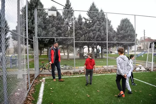 Son dakika! Başkan Kocaman, çocuklarla birlikte futbol oynadı
