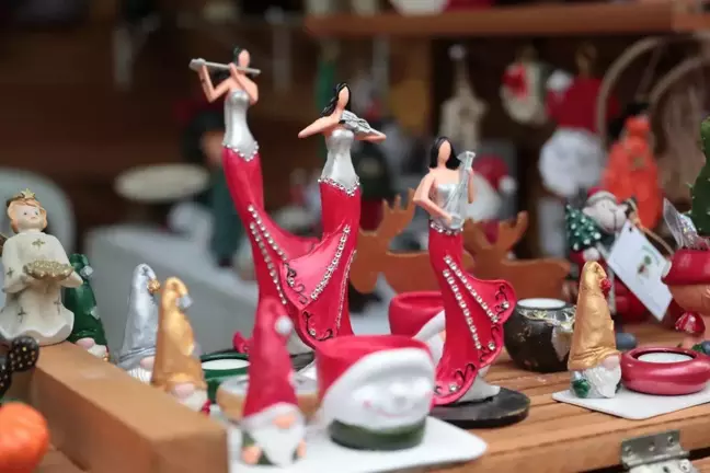 Akhisar'da Kadın ve Sanat Sokağı açıldı