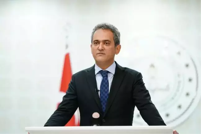 Bakan Özer: Öğretmen başına düşen eğitim saati 93,4 saate ulaştı