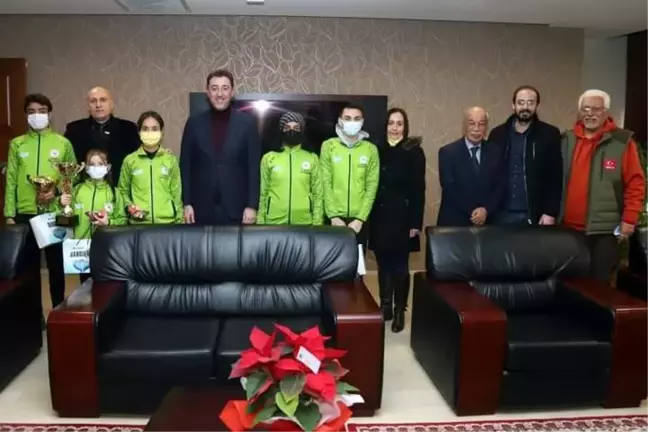Genç sporculardan Başkan Tosun'a ziyaret