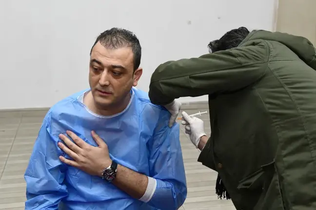 Çatak Kaymakamı Akbulut'tan vatandaşlara aşı çağrısı
