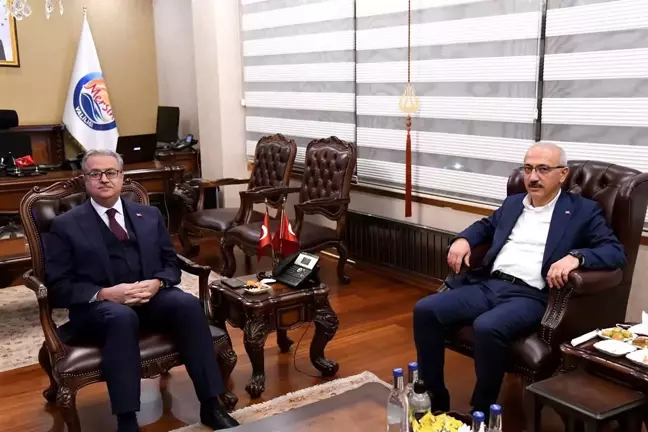 Eski Hazine ve Maliye Bakanı Elvan'dan, Mersin Valisi Su'ya ziyaret