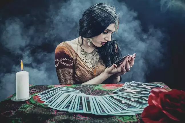 Tarot falı günah mı? Tarot falı caiz mi? Tarot falı günah mıdır diyanet? Tarot falı nedir?