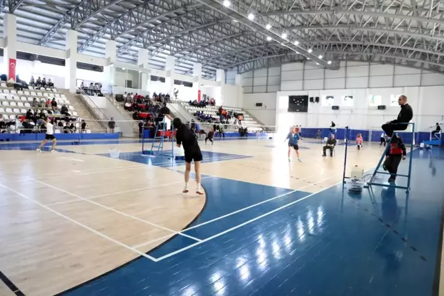 Sivas'ta badminton rüzgarı esti