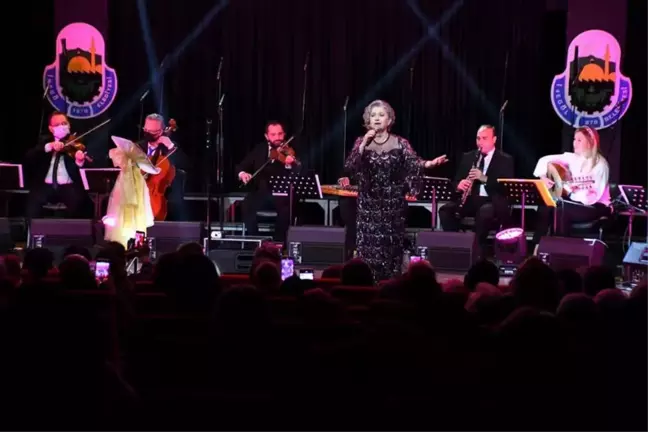 İnegöl'de Ayşe Taş ile sanat dolu gece